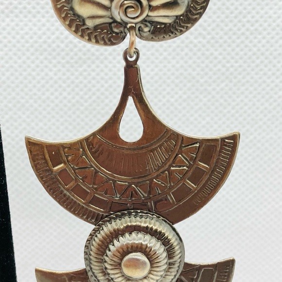 Vintage Bronze Metal Elegant Design Post Dangle Earrings A-19 - Picture 8 of 11